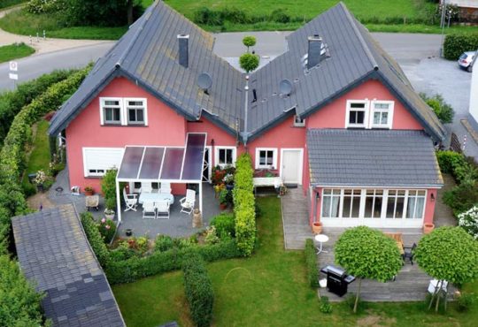 Dürfen Nachbarn aufs eigene Grundstück?