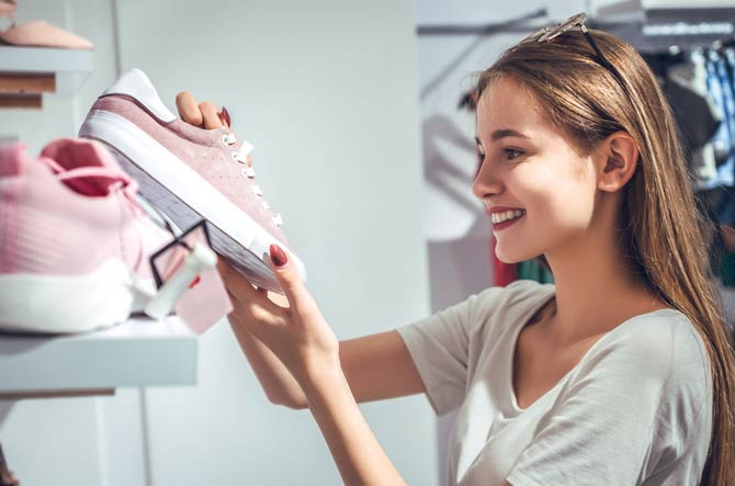 Coole Geschenkideen für Teenager drehen sich auch oft ums Thema Mode