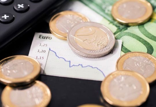 Der Euro: Warum ist die Währung so schwach?