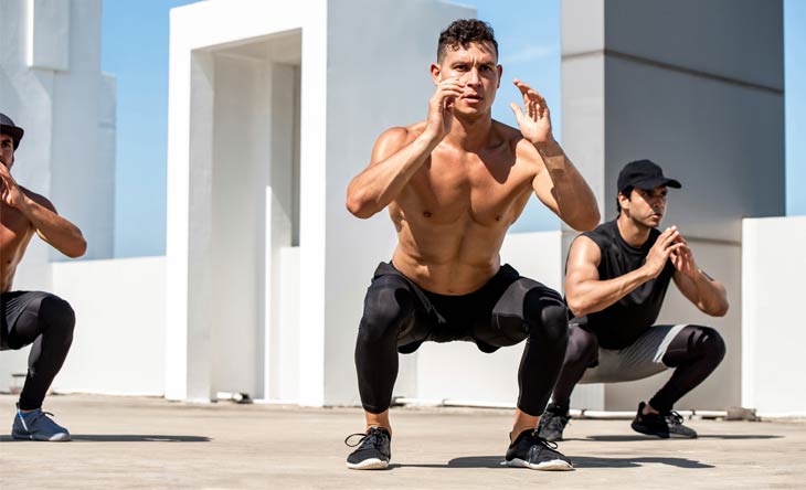 Die besten Übungen für einen flachen Bauch im Stehen