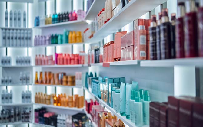 Hochwertige Naturkosmetik kommt noch immer vom Fachhandel