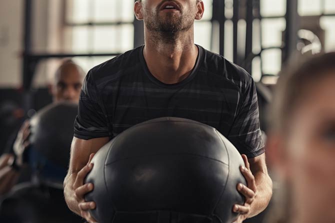 Ganzkörpertraining mit dem Medizinball