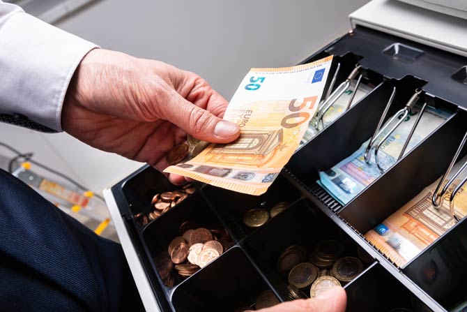 Sinkender Bargeldanteil in Deutschland
