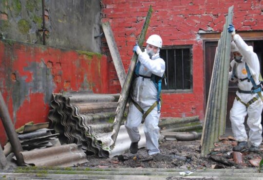 Wie gefährlich ist Asbest im Haus?