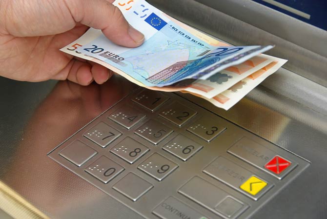 Geld unverzinst auf dem Girokonto lassen