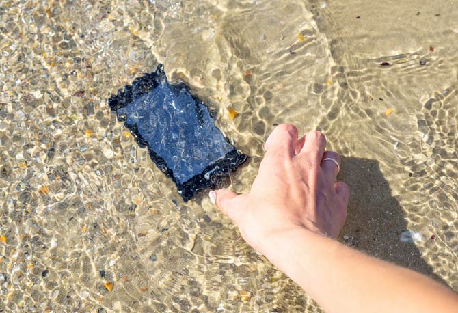 Smartphone ist ins Wasser gefallen